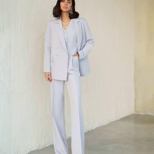 Ensemble 3 pièces gris pour femme | Ensemble blazer veste sans manches | Tailleur-pantalon gris élégant | Tailleur pantalon habillé | Look de costume de sport structuré