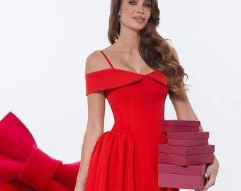 Minivestido con corsé rojo / Traje de fiesta