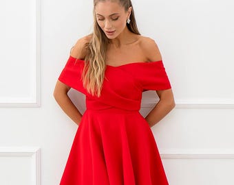 Vestido mini con corsé rojo: vestido de fiesta acampanado con hombros descubiertos