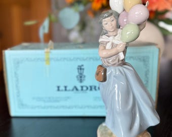 LLADRO #5141 Girl With Balloons.. the Balloon Seller - Etsy