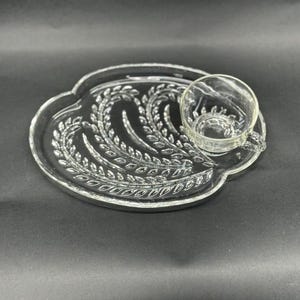 Vintage Federal Glass Snack Set: Leaf Swirl Plates & Cups