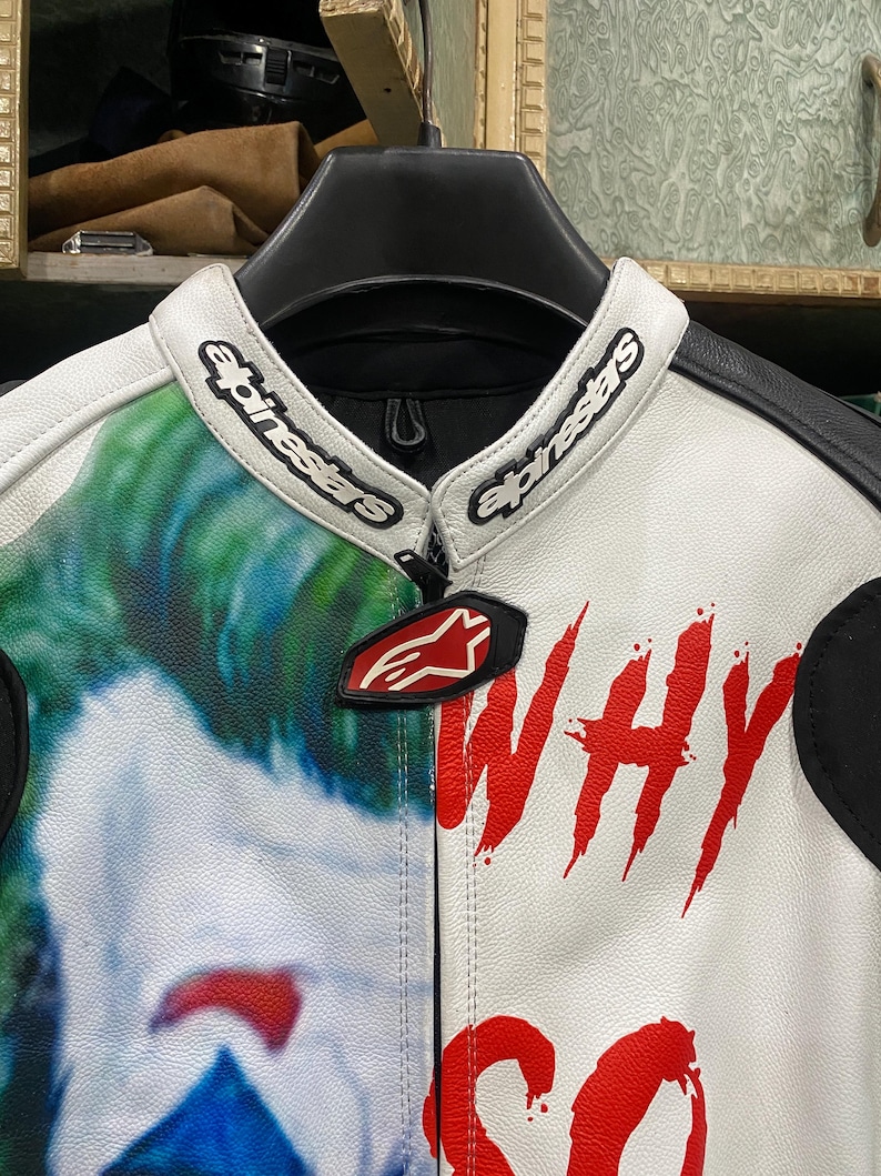 Motorcykelracingläderställ | Joker Design motorcykelställ | Röda och vita helställ bild 8