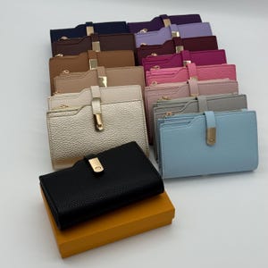 Boxed Faux Leather Bifold Womens Wallet: Clasp Lock, 13 Card Slots
