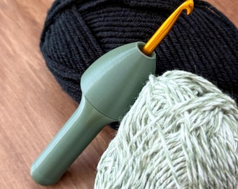 Ergonomic Crochet Hook Handle Grip: Comfort Tool for 2.5-10mm Hooks
