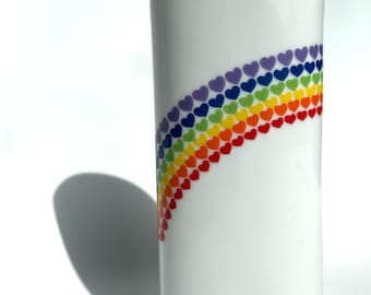 Jarrón con forma de corazón arcoíris de los años 80