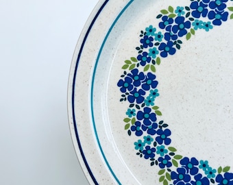 4 Beautiful Blue Floral Appetizer Plates