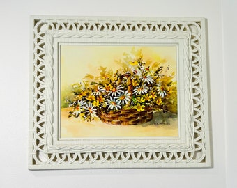 Plastic Wicker Framed Daisies Wall Hanging