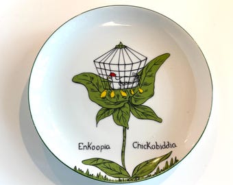 Plato de la colección Franci Nonsense: Arte peculiar, Enkoopia Chickabiddia