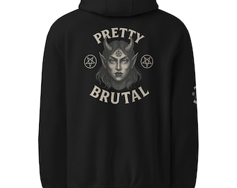 Könnte beinhalten: Schwarzer Kapuzenpullover mit einer Grafik einer gehörnten Frau und dem Text "PRETTY BRUTAL". Das Design beinhaltet Pentagramme. Der Kapuzenpullover hat eine Kapuze und lange Ärmel. Der Text ist in einer gotischen Schriftart.