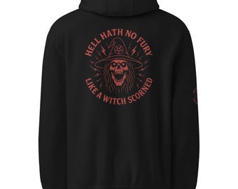 Könnte beinhalten: Schwarzer Kapuzenpullover mit roter Grafik auf dem Rücken. Die Grafik zeigt einen Totenkopf mit Hexenhut, umgeben von Blitzen, und den Text "HELL HATH NO FURY LIKE A WITCH SCORNED".