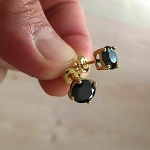 Clous d'oreilles ronds CZ diamants noirs 3 carats | Plaqué or jaune 14 carats | Solitaire à fond vissé | Cadeau gothique minimaliste pour elle