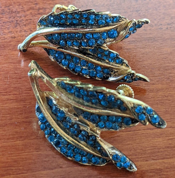 Vintage Coro Leaf Blue Stones Earrings Gold Tone - image 1