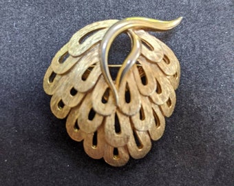 Vintage Gold Tone JJ Brooch Pin