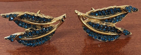 Vintage Coro Leaf Blue Stones Earrings Gold Tone - image 2