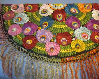 Large Round Antique Vintage Silk Embroidery Hungarian Matyo Tablecloth