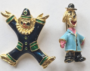 1950s 1960s novelty winter Christmas figure skating duette pin c Matching pair of vintage ice skating people in elf or clown costumes