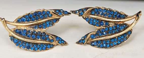 Vintage Coro Leaf Blue Stones Earrings Gold Tone - image 3