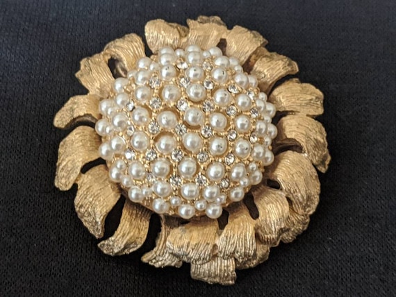 Vintage Har Brooch Pin Pearls Rhinestones Gold Ton