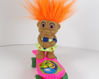 Jouet à roulettes Rockin' Skateboard Troll Neon Fire Hair des années 90