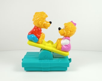 Véhicule jouet vintage Berenstain Bears frère et sœur sur balançoire Happy Meal