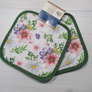Easter Pot Holders.   Flowers.