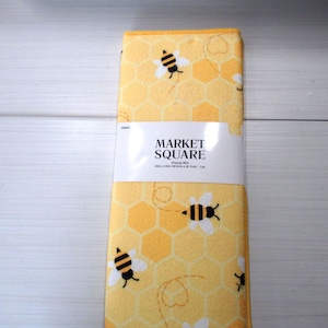 Dish Drying Mat.   16x  18".    Bees