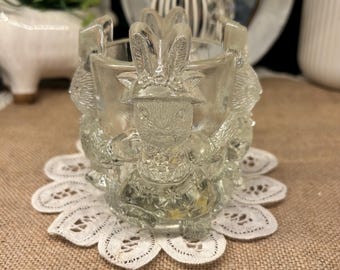 Portavelas de té votivo vintage de vidrio prensado transparente con diseño de conejito y círculo de amigos