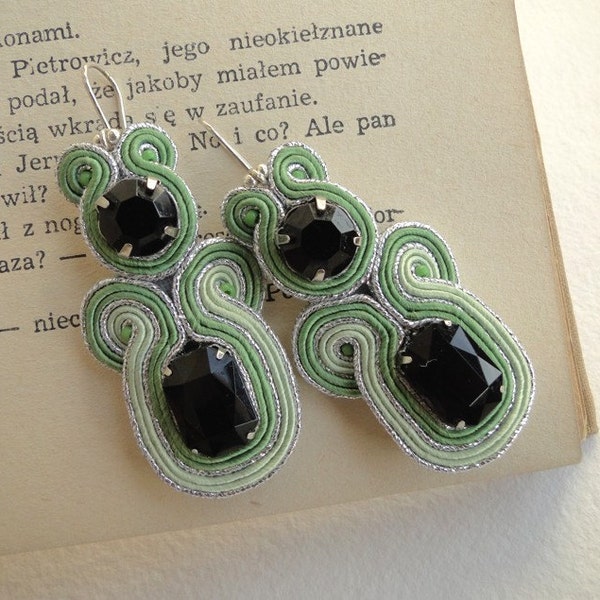 Amparo, soutache earrings with green and black strips, acrylic and glass beads (Toho beads)