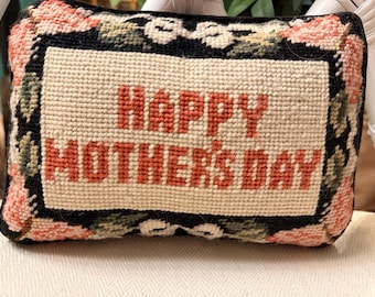 Cojín bordado "Feliz Día de la Madre" / Cojín floral Grandmillennial