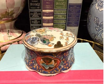 Caja de baratijas de porcelana vintage pintada a mano / Joyero con tapa de estilo asiático con diseño floral y de pájaros