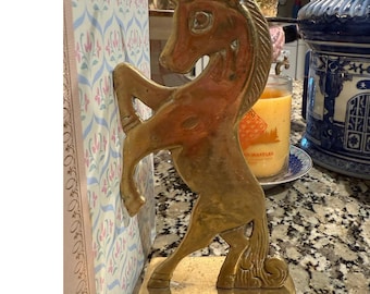 Sujetalibros de unicornio de latón vintage / Sujetalibros de caballo mítico individual / Decoración de estantería de fantasía / Acento grandmillennial