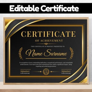 Puede incluir: Una plantilla de certificado de logro en negro y dorado con un marco de madera. El texto dice Certificate of Achievement, This certificate is proudly presented to Name Surname, e incluye espacios para firmas y un emblema de número uno.
