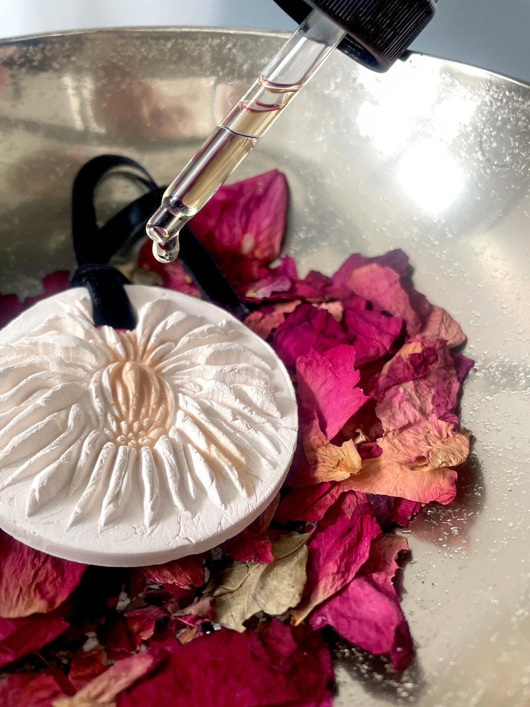 Scent Diffuser Disc Ceramic Hanging Diffuser Disc – Unglazed Clay Aromatherapy Car ...