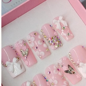 Short Pink Press On Nails | Floral Nails | Acrylic Nails | Luxury Handmade Nails| Reusable Press On Nails | Custom Nails | Bridal Nails