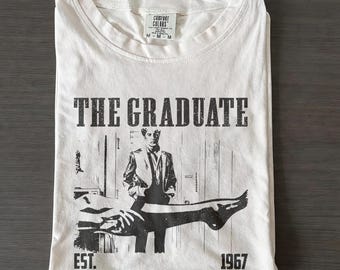 Camiseta de Graduado, camiseta gráfica vintage con colores cómodos, regalo unisex para fanáticos de películas clásicas