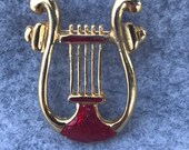 Vintage Christmas Gold Harp Pin Brooch Enamel Red Gold Tone (BB)