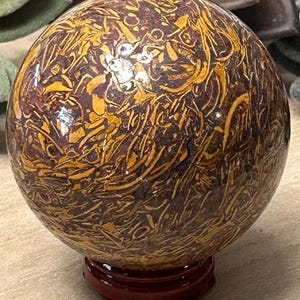 Golden Silk Jade Sphere – 62mm Crystal Ball with Golden Thread Patterns – Includes Wooden Stand