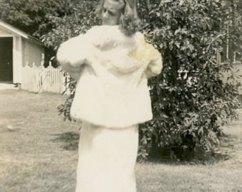 Vintage 1938 Photo - "Bee on Her Back" - Girl Looking Behind, Humor Funny, Old Snapshot - 20