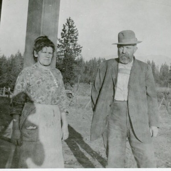 Antique 1917 Photo - "Aunt and Uncle Homestead" - Elderly Couple, Man Woman, Farm Ranch Pose, Vintage Photograph, Paper Ephemera - 156