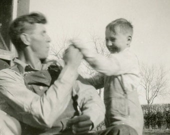 Antique Photo - "Teaching Junior to Fight" - Playing Fighting Boxing with Papa - 144