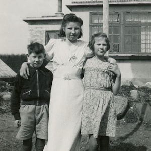 Vintage Foto - &quot;Geschwister heute&quot; - Kinder Familien Foto - 163