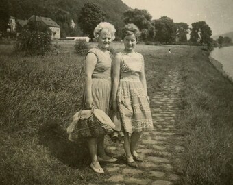 Vintage Photo - "Ladies of Luna Lake" - Women Woman Travel, Best Friends - 99