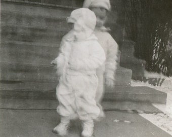 Photographie vintage - « The Ghost of Jonathan » - image étrange et étrange, double exposition, enfant mystérieux - 52