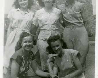 Vintage foto - "Herinnering met de meisjes" - Familievrienden Vrouwen Pose - 117
