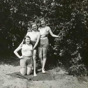 Vintage Snapshot Photograph - &quot;Sunshine Summer Fashions&quot; - 195