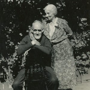 Vintage Foto - "Forever His Girl" - Süßes älteres Paar, Mann Frau, Eheleben - 110