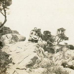 Antike 1925 Foto - &quot;&quot;Love on the Rocks&quot;&quot; - 107.&quot;