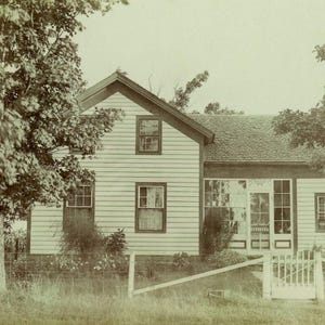 BELLISSIMA fotografia antica del 1925 - "I migliori ricordi" - Bellissima casa, casa colonica, cottage