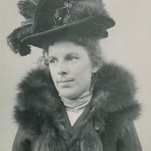 LARGE FORMAT Antique Mounted Photo Photograph - "New York Socialite" - Beautiful Victorian Edwardian Woman Lady, Stunning High Fashion Style