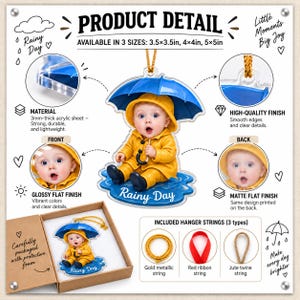 Puede incluir: Un adorno de acr&iacute;lico de 3mm de grosor con un beb&eacute; en impermeable amarillo bajo un paraguas azul, sentado sobre un charco azul con el texto Rainy Day. Incluye cordones dorado, rojo y de yute, disponible en 8,9x8,9cm, 10,2x10,2cm y 12,7x12,7cm.